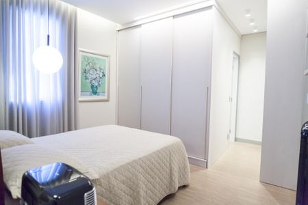 Apartamento à venda com 105m², 3 quartos e 2 vagas Apartamento à venda com 105m², 3 quartos e 2 vagasSuíte