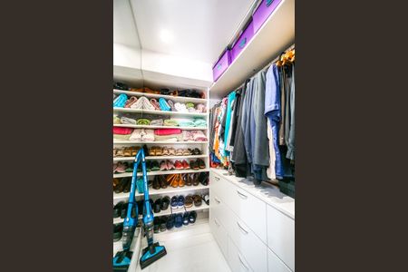 Apartamento à venda com 103m², 3 quartos e 2 vagasCloset da suíte 02