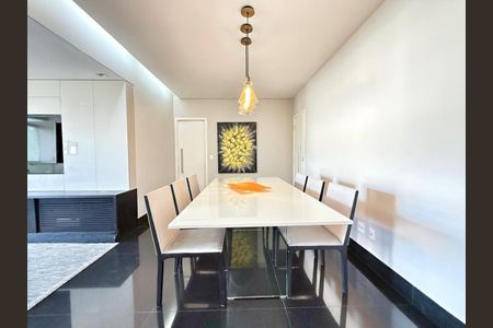 Apartamento à venda com 110m², 3 quartos e 2 vagasSala