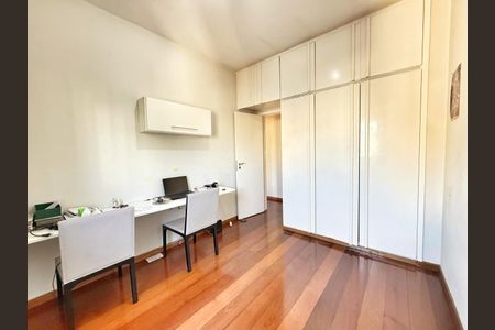 Apartamento à venda com 110m², 3 quartos e 2 vagasQuarto 2