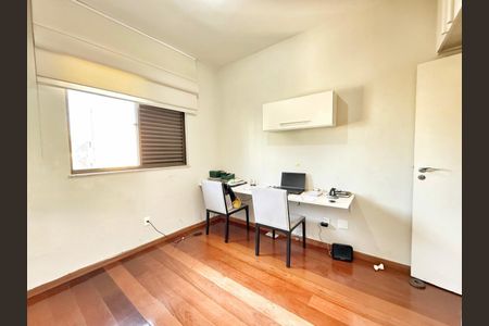 Apartamento à venda com 110m², 3 quartos e 2 vagasQuarto 2