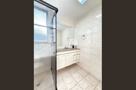 Apartamento à venda com 110m², 3 quartos e 2 vagasBanheiro 