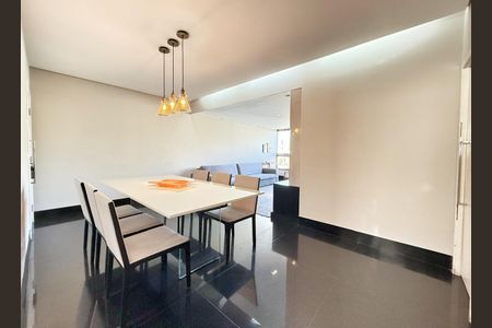 Apartamento à venda com 110m², 3 quartos e 2 vagasSala