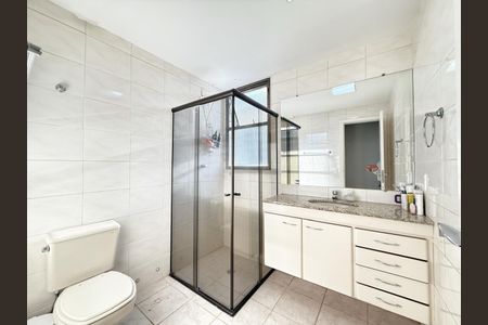 Apartamento à venda com 110m², 3 quartos e 2 vagasBanheiro 