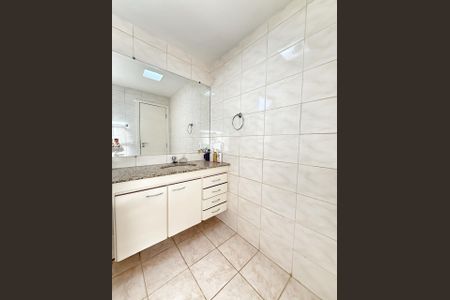 Apartamento à venda com 110m², 3 quartos e 2 vagasBanheiro 