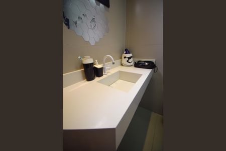 Casa para alugar com 237m², 4 quartos e 5 vagas Casa para alugar com 237m², 4 quartos e 5 vagasBanheiro Suíte 1