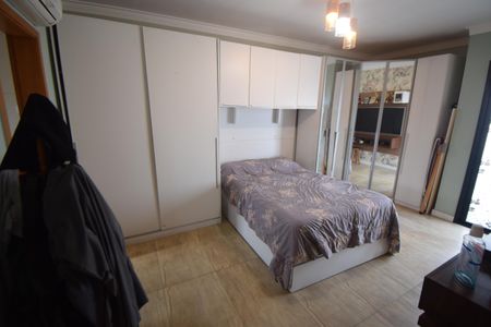 Casa para alugar com 237m², 4 quartos e 5 vagas Casa para alugar com 237m², 4 quartos e 5 vagasSuite 2