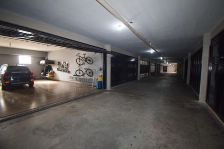 Casa para alugar com 237m², 4 quartos e 5 vagas Casa para alugar com 237m², 4 quartos e 5 vagasGaragem