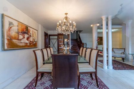 Casa à venda com 490m², 5 quartos e 4 vagas