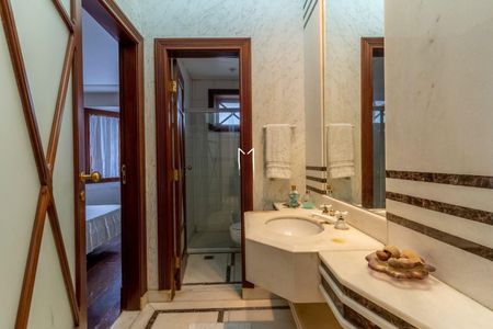 Casa à venda com 490m², 5 quartos e 4 vagas