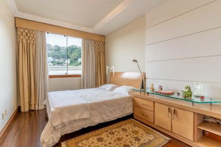 Casa à venda com 490m², 5 quartos e 4 vagas