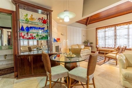 Casa à venda com 490m², 5 quartos e 4 vagas