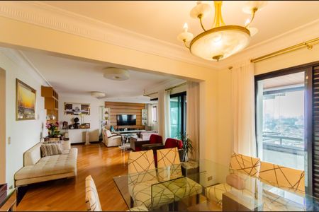 Apartamento à venda com 157m², 5 quartos e 3 vagasSala