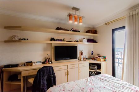 Apartamento à venda com 157m², 5 quartos e 3 vagasSuíte 2