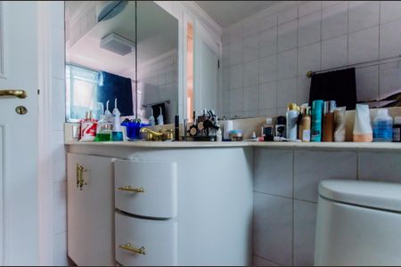 Apartamento à venda com 157m², 5 quartos e 3 vagasBanheiro da Suíte 2