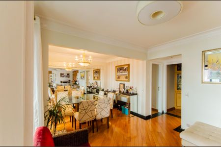 Apartamento à venda com 157m², 5 quartos e 3 vagasSala