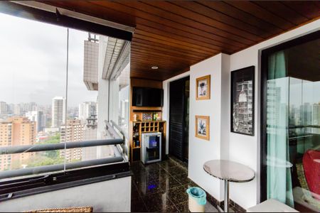 Apartamento à venda com 157m², 5 quartos e 3 vagasVaranda da Sala