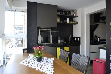 Apartamento à venda com 140m², 4 quartos e 4 vagasVaranda