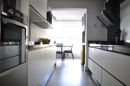 Apartamento à venda com 140m², 4 quartos e 4 vagasCozinha
