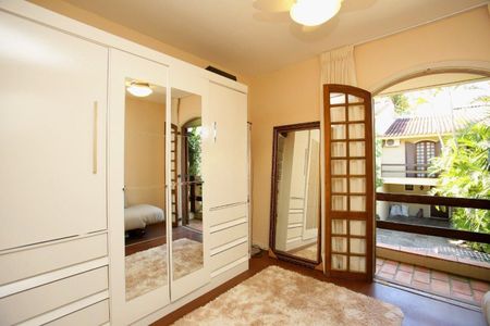 Casa de condomínio para alugar com 200m², 3 quartos e 2 vagasQuarto