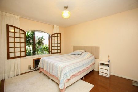 Casa de condomínio para alugar com 200m², 3 quartos e 2 vagasQuarto