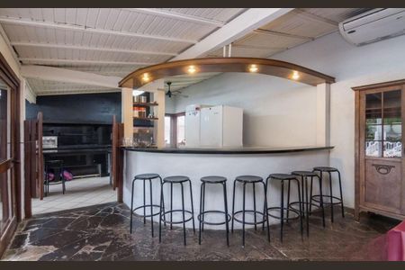 Casa de condomínio para alugar com 200m², 3 quartos e 2 vagasSala de Estar