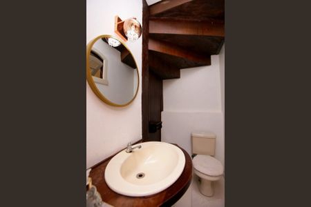 Casa de condomínio para alugar com 200m², 3 quartos e 2 vagasBanheiro