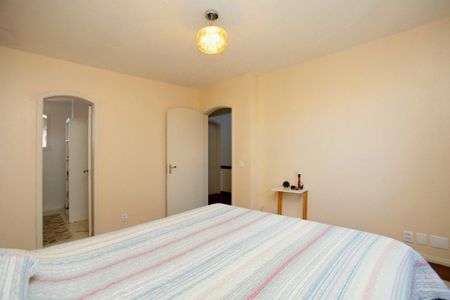 Casa de condomínio para alugar com 200m², 3 quartos e 2 vagasQuarto