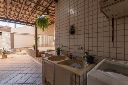 Casa à venda com 410m², 4 quartos e 3 vagasÁrea de Serviço