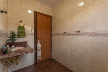 Casa à venda com 410m², 4 quartos e 3 vagasBanheiro Social 2