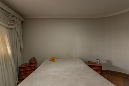 Casa à venda com 410m², 4 quartos e 3 vagasSuíte