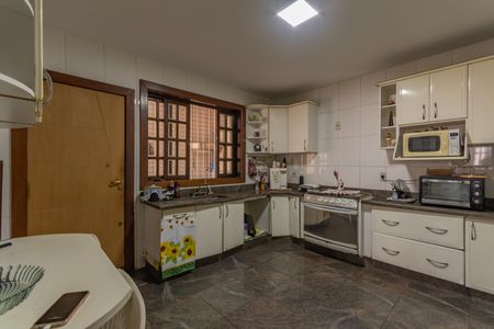 Casa à venda com 410m², 4 quartos e 3 vagasCozinha