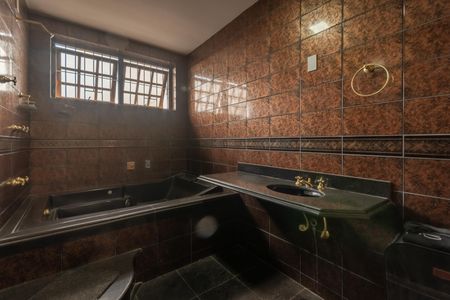 Casa à venda com 410m², 4 quartos e 3 vagasBanheiro Suíte