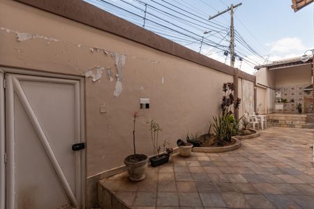 Casa à venda com 410m², 4 quartos e 3 vagasEntrada
