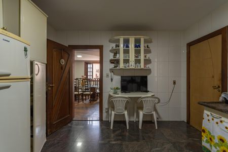 Casa à venda com 410m², 4 quartos e 3 vagasCozinha