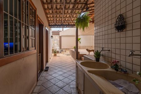 Casa à venda com 410m², 4 quartos e 3 vagasÁrea de Serviço