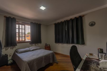 Casa à venda com 410m², 4 quartos e 3 vagasQuarto 2