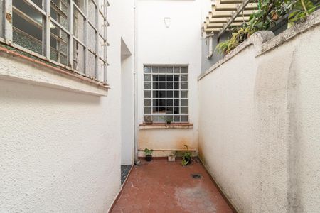 Casa à venda com 179m², 3 quartos e 2 vagas Casa à venda com 179m², 3 quartos e 2 vagasQuintal 1