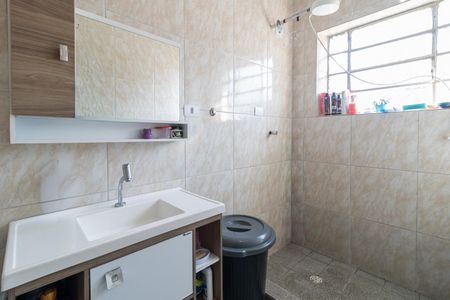 Casa à venda com 179m², 3 quartos e 2 vagas Casa à venda com 179m², 3 quartos e 2 vagasBanheiro