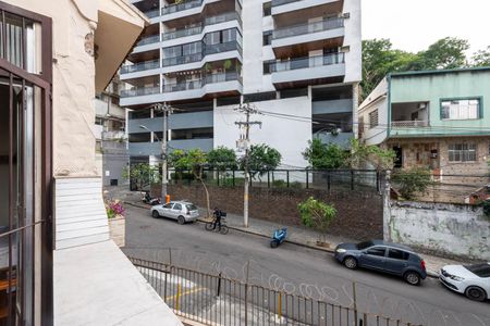 Casa à venda com 200m², 3 quartos e 2 vagas Casa à venda com 200m², 3 quartos e 2 vagasVaranda Quarto 2