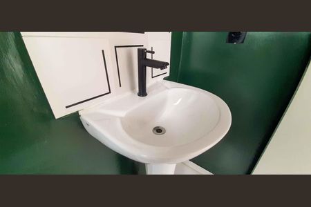 Banheiro de apartamento para alugar com 2 quartos, 49m² em Padroeira, Osasco