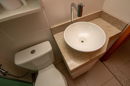 Apartamento à venda com 79m², 2 quartos e 2 vagasBanheiro Social