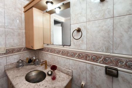 Apartamento à venda com 74m², 3 quartos e 1 vaga Apartamento à venda com 74m², 3 quartos e 1 vagaBanheiro