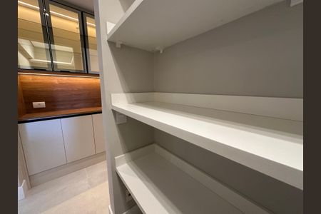 Apartamento à venda com 287m², 3 quartos e 4 vagasDespensa