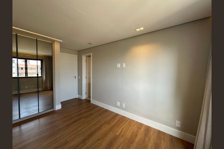 Apartamento à venda com 287m², 3 quartos e 4 vagasSuíte 2