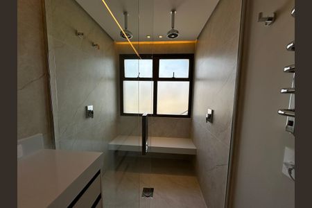 Apartamento à venda com 287m², 3 quartos e 4 vagasBanheiro da Suíte 3