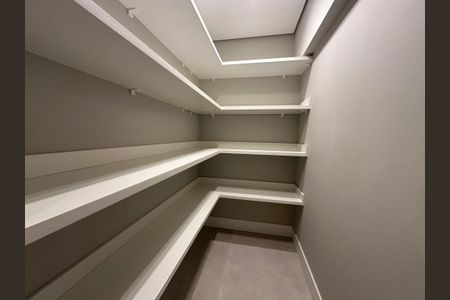 Apartamento à venda com 287m², 3 quartos e 4 vagasDespensa