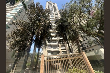 Apartamento à venda com 287m², 3 quartos e 4 vagasFachada