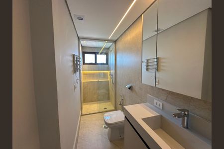 Apartamento à venda com 287m², 3 quartos e 4 vagasBanheiro da Suíte 2