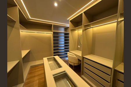 Apartamento à venda com 287m², 3 quartos e 4 vagasCloset da suíte 3